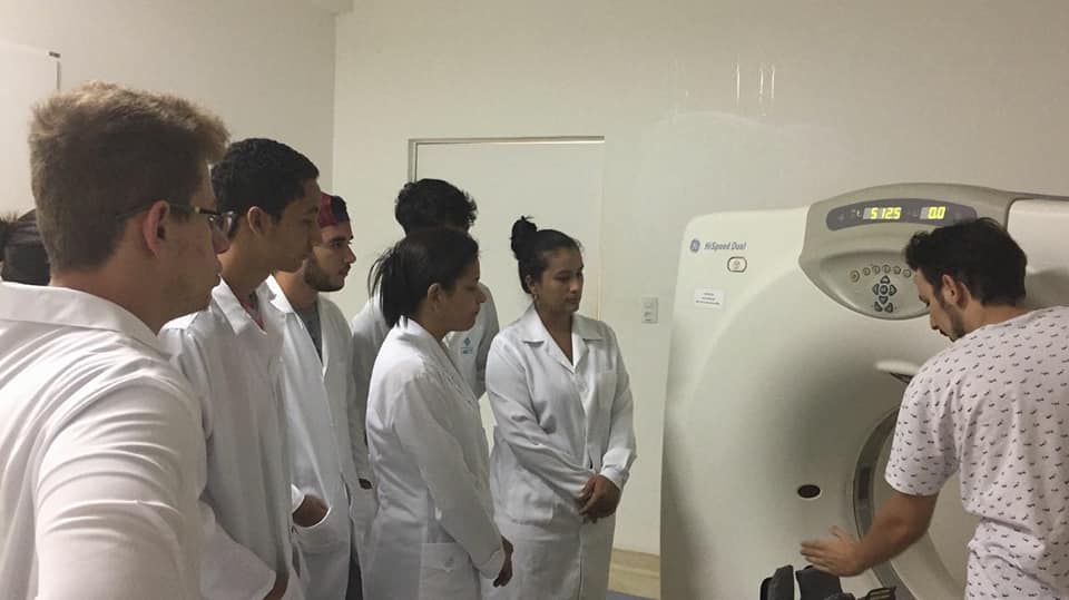 Enfermagem XXVI com a professora Leidiane em visita no hospital Municipal de Paracatu com o foco na UTI e Tomografia.