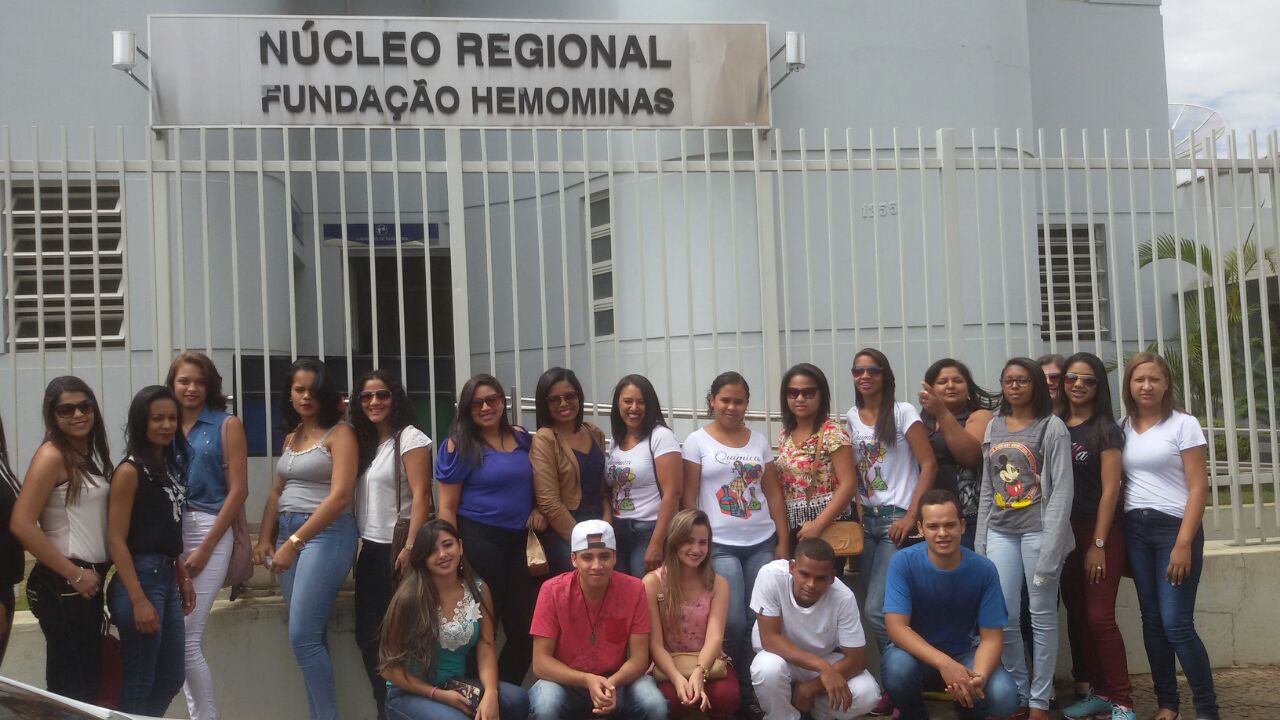  Visita no Hemocentro em Patos de Minas. Turmas dos cursos tcnicos em Qumica e Enfermagem
